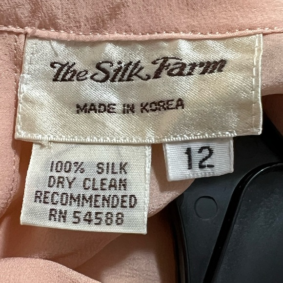 VINTAGE The Silk Farm 100% Silk Lace-Accented Blouse in Soft Peach - Picture 4 of 9